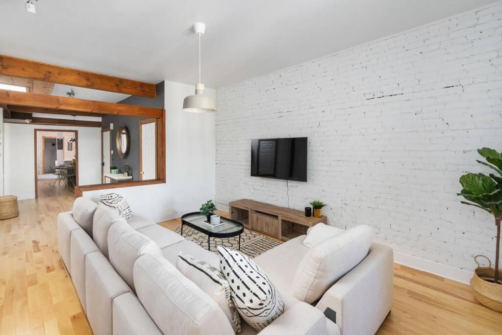 Chic Mile-End 3Br Getaway - Free Parking, Sleeps 8 Apartment Montreal Bagian luar foto