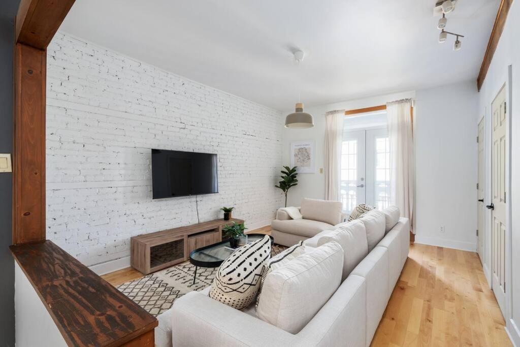 Chic Mile-End 3Br Getaway - Free Parking, Sleeps 8 Apartment Montreal Bagian luar foto