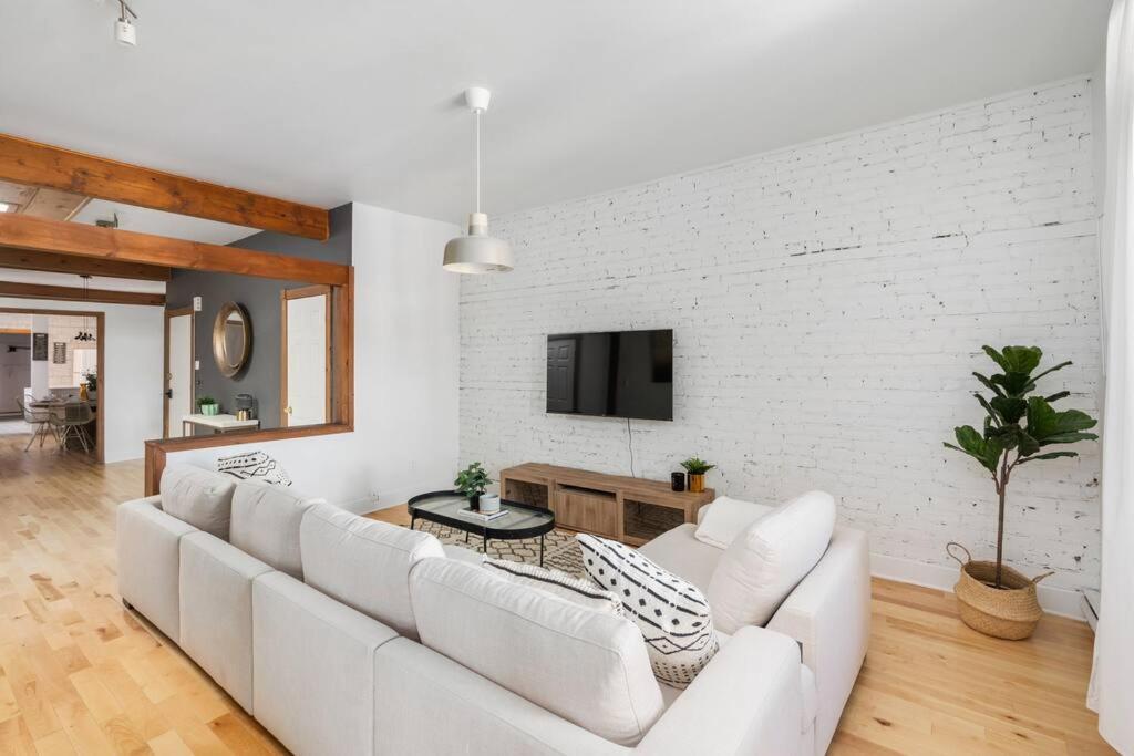 Chic Mile-End 3Br Getaway - Free Parking, Sleeps 8 Apartment Montreal Bagian luar foto