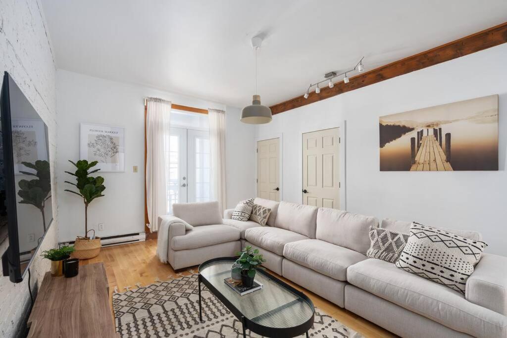 Chic Mile-End 3Br Getaway - Free Parking, Sleeps 8 Apartment Montreal Bagian luar foto